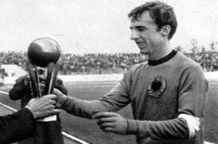 Loro Boriçi receiving the Balkans Cup Trophy on 13th October 1946.
